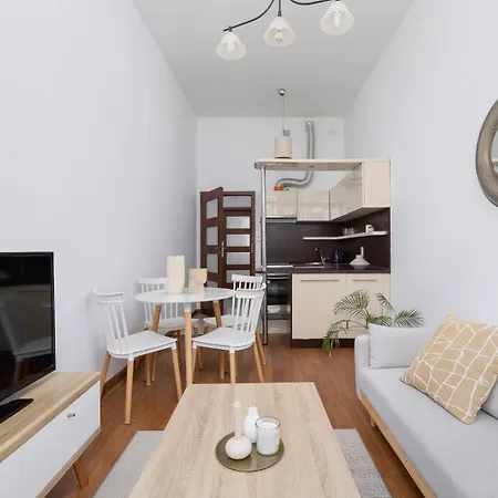 Wielopole 7 - 1 Bedroom - Old Town דירה