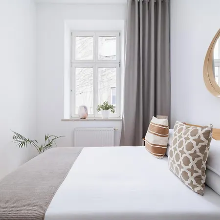 Silver Bliss - 1Br Apartment In The Old Town *